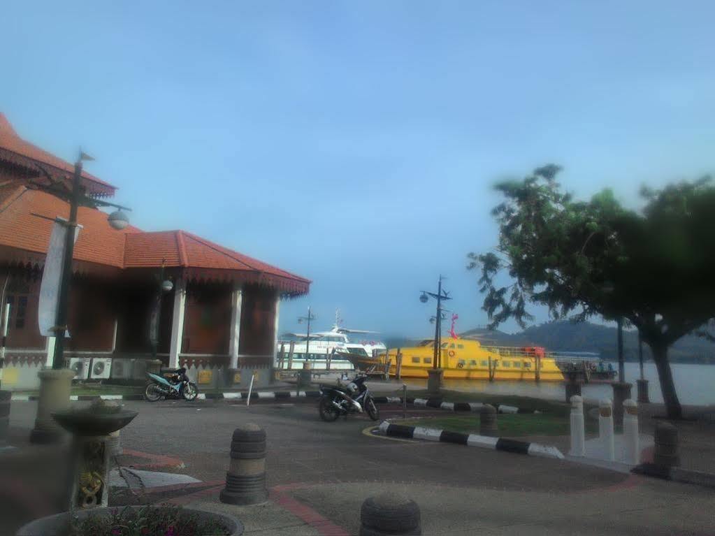 Hotel Dj Palace Lumut Exteriér fotografie