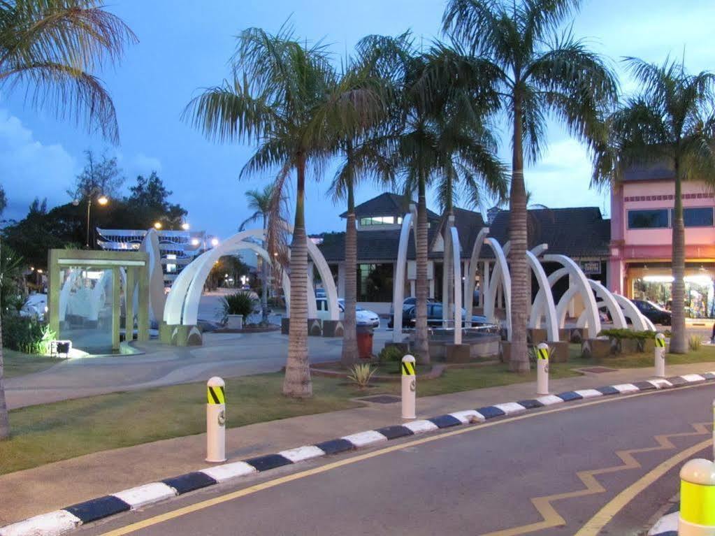 Hotel Dj Palace Lumut Exteriér fotografie