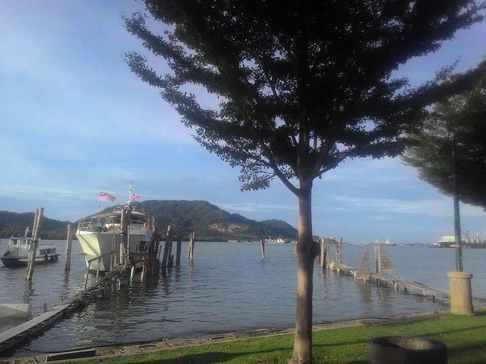Hotel Dj Palace Lumut Exteriér fotografie