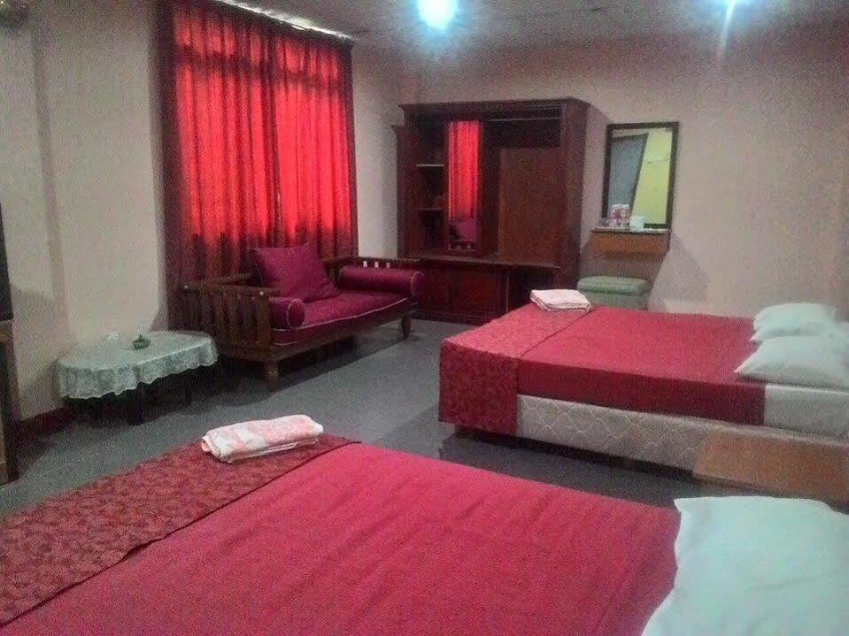 Hotel Dj Palace Lumut Exteriér fotografie
